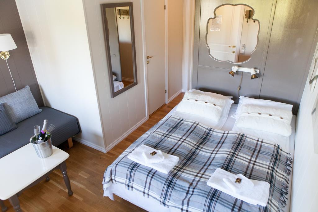 Fjordslottet Hotel Fotlandsvåg Eksteriør billede